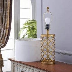 Vakkerlight Openwork Metal Table Lamp