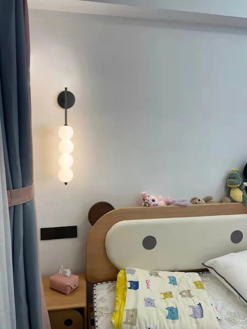 Vakkerlight Candied Haws Wall Lamp