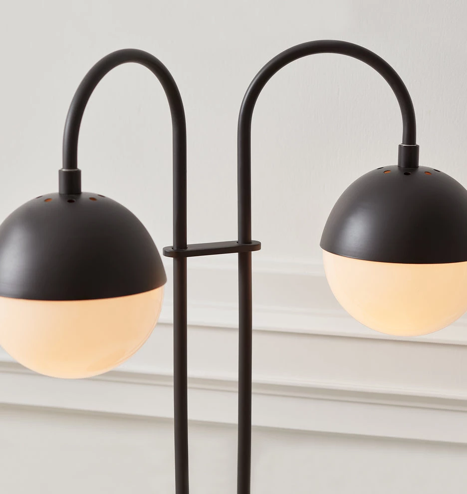 Vakker Cedar Moss Table Lamp