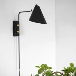Vakkerlight Club Wall Lamp