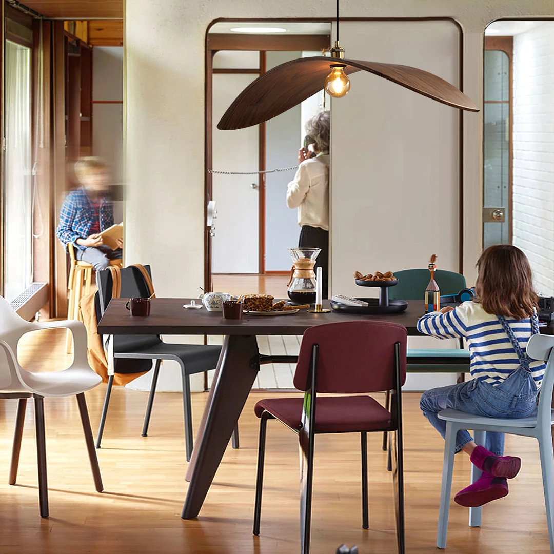 Vakkerlight Curve Wooden Pendant Lamp