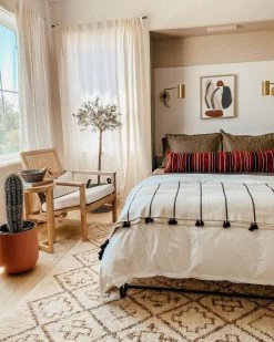 Vakkerlight Envoy Swing Sconce Wall Sconces