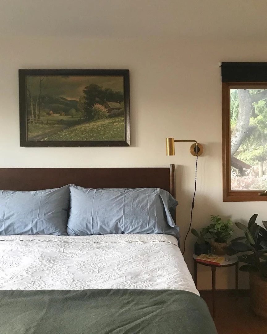 Vakkerlight Envoy Swing Sconce Wall Sconces