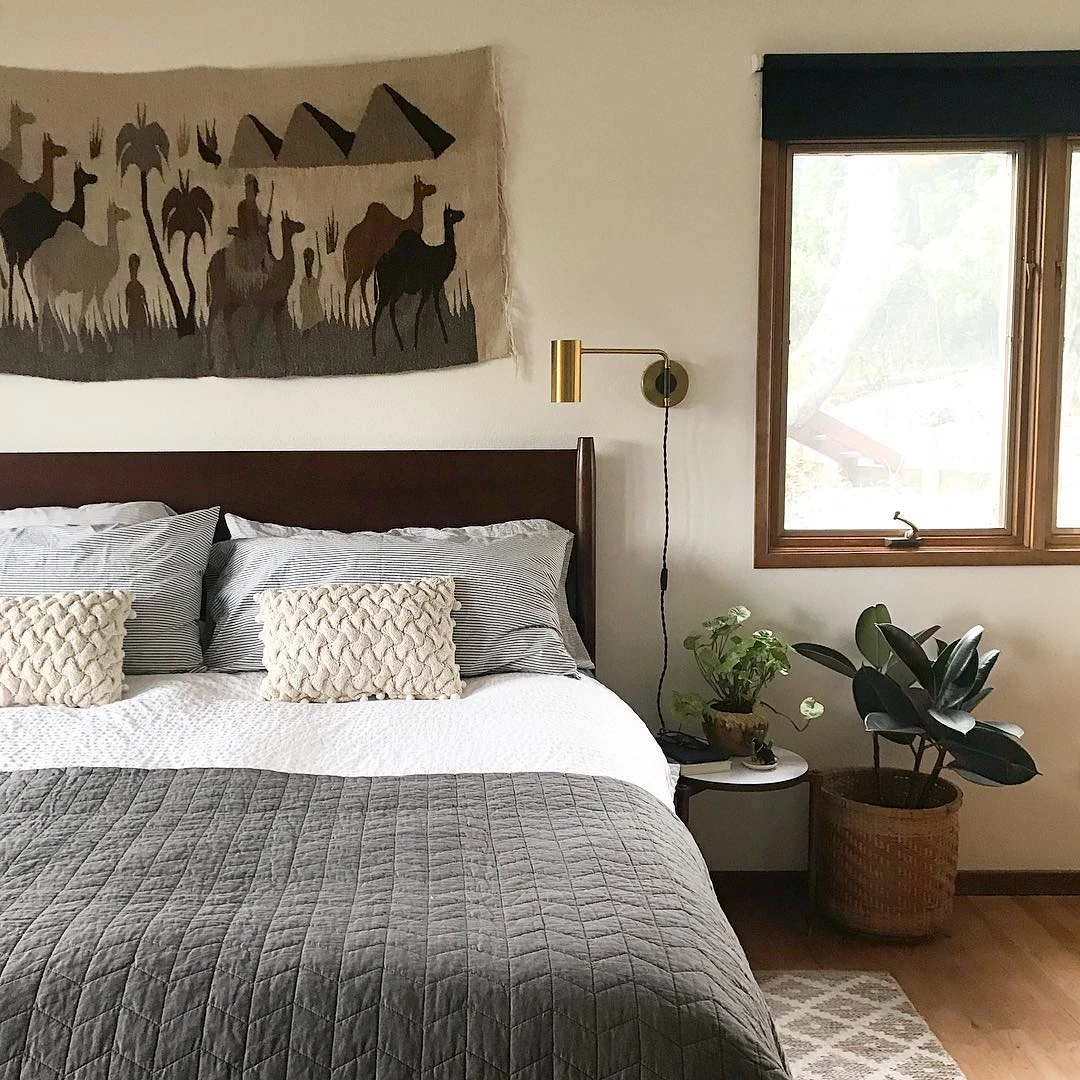 Vakkerlight Envoy Swing Sconce Wall Sconces