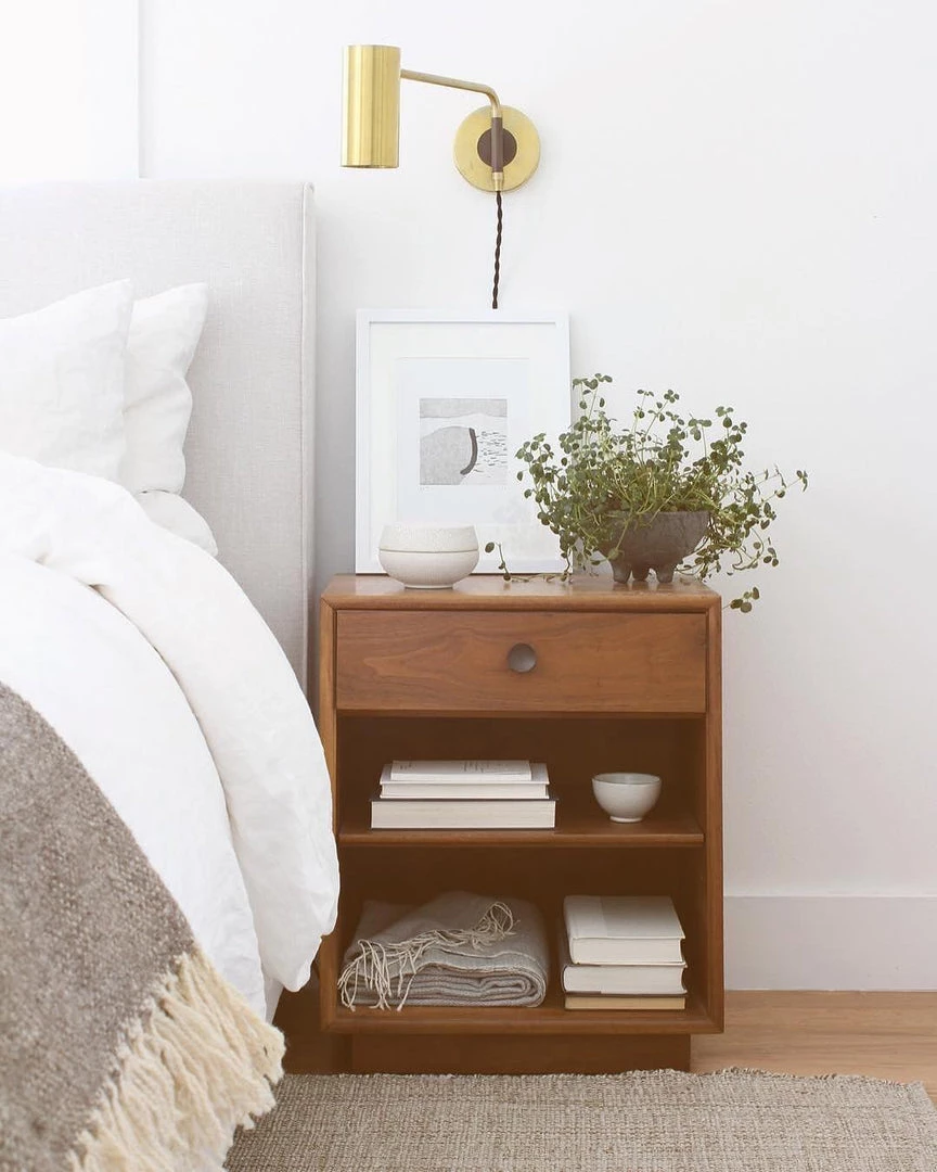 Vakkerlight Envoy Swing Sconce Wall Sconces