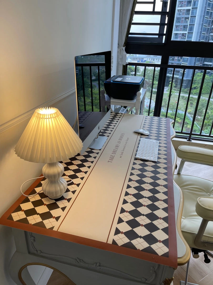 Vakkerlight Leo Table Lamp