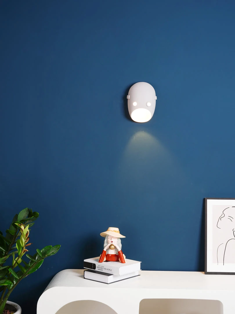 Vakkerlight Mask Wall Light