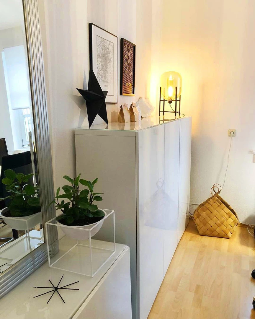 Vakkerlight Oda Table Lamp