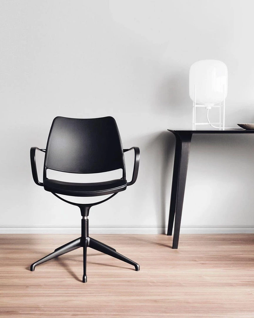 Vakkerlight Oda Table Lamp