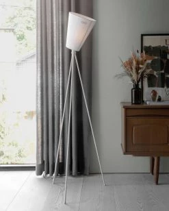 Vakkerlight Floor Lamps Modern Oslo Wood Floor Lamp