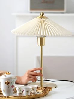 Vakkerlight Perla Pleated Table Lamp