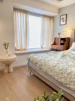 Vakkerlight Perla Pleated Table Lamp