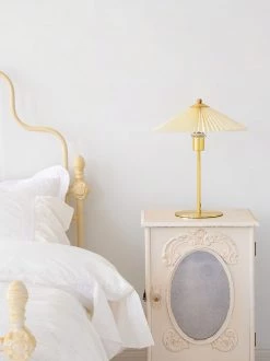 Vakkerlight Perla Pleated Table Lamp