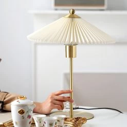 Vakkerlight Perla Pleated Table Lamp