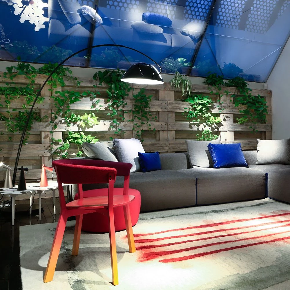 Vakker Pluma Floor Lamp