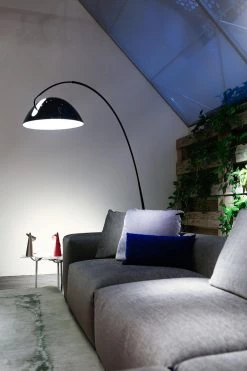 Vakker Pluma Floor Lamp