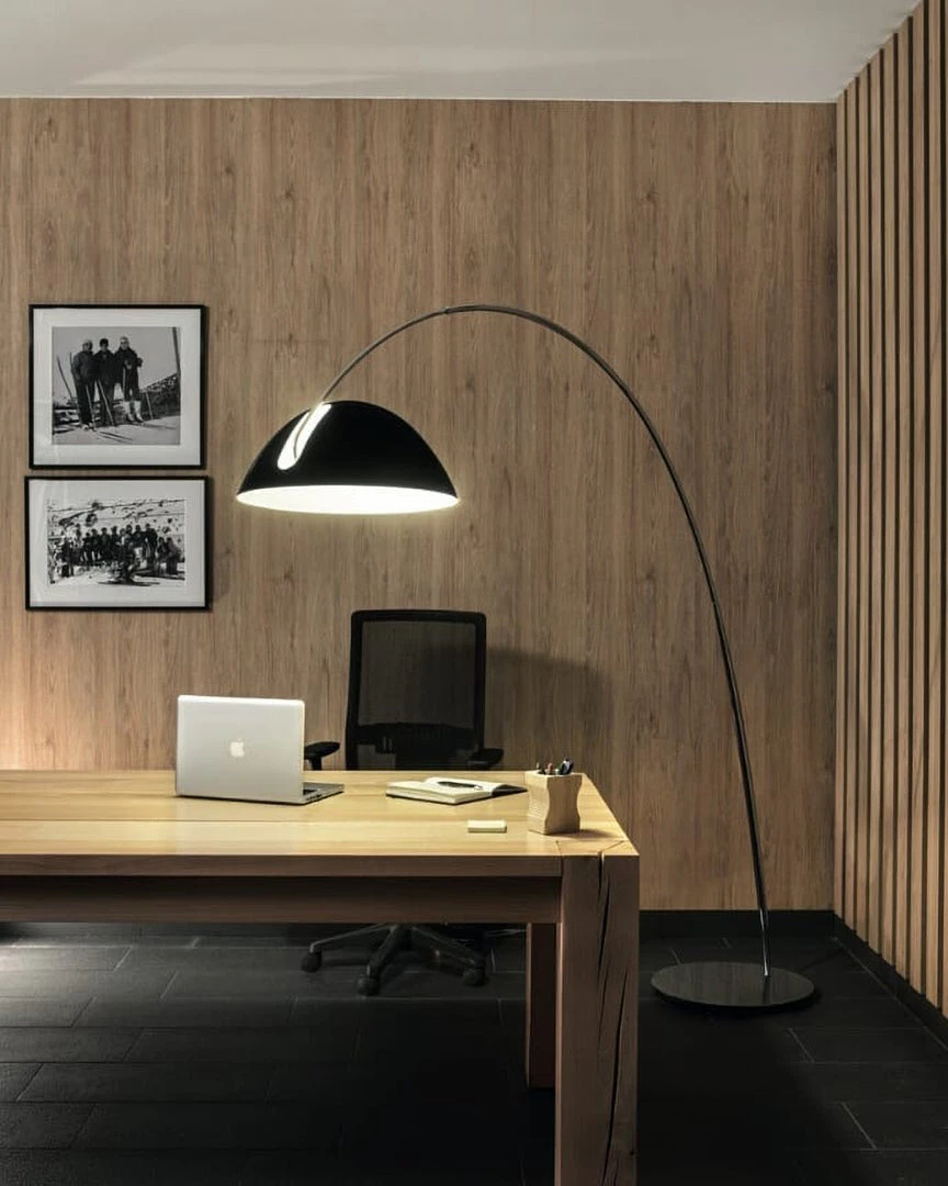 Vakker Pluma Floor Lamp