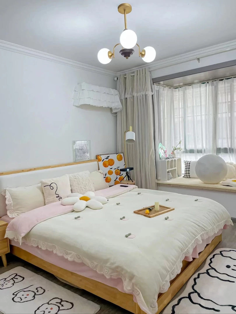 Vakkerlight Sculptural Glass Ribbed Chandelier