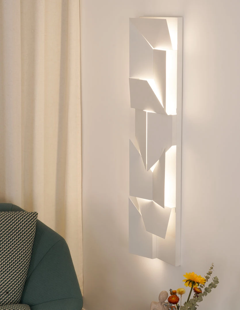 Vakkerlight Bedroom Shadows Grand Sconce