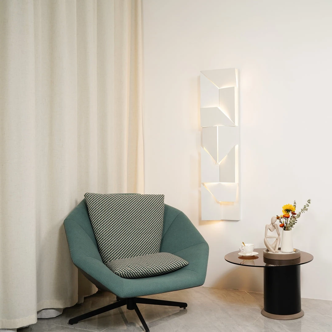 Vakkerlight Bedroom Shadows Grand Sconce