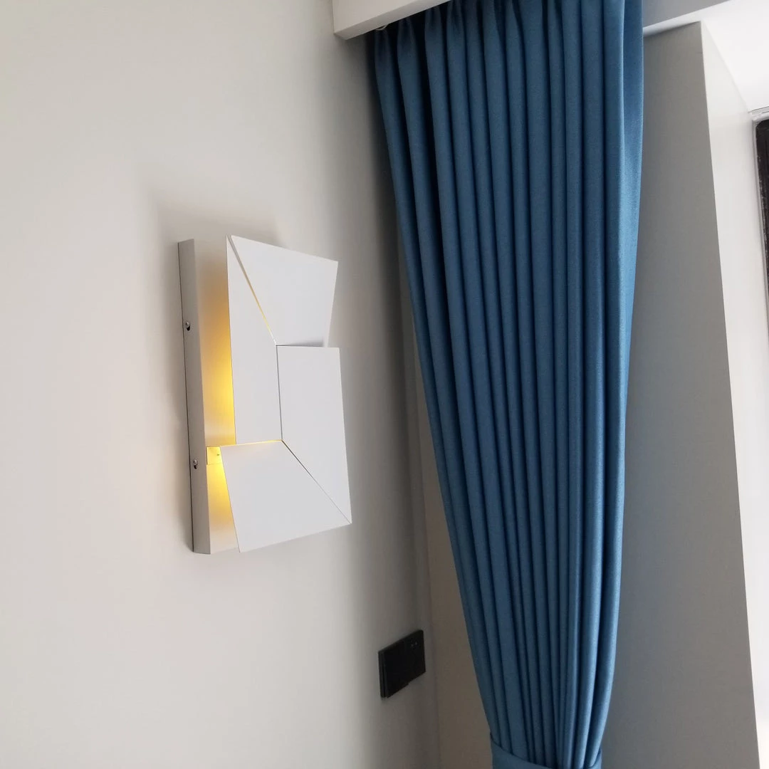 Vakkerlight Bedroom Shadows Grand Sconce