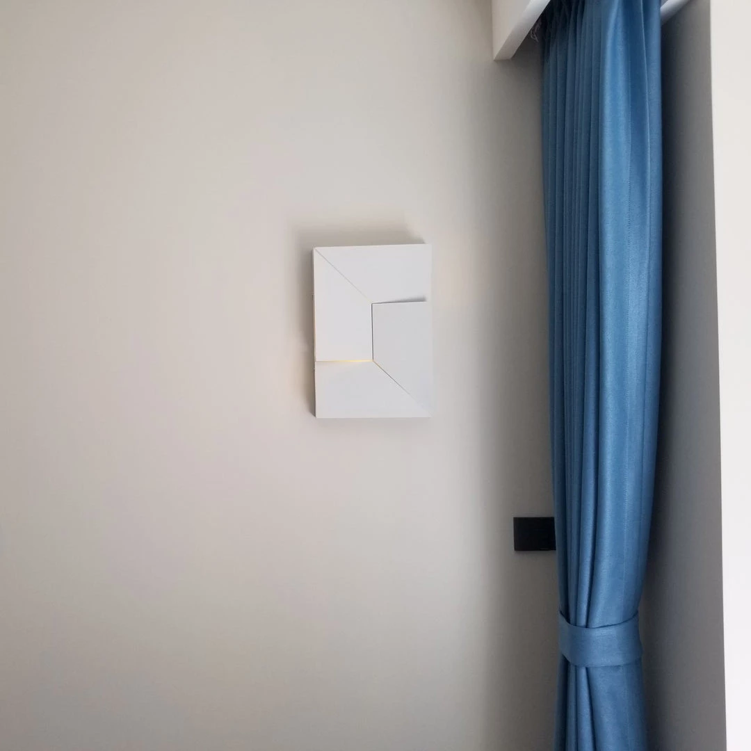 Vakkerlight Bedroom Shadows Grand Sconce