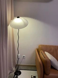 Vakkerlight Squiggle Floor Lamp Floor Lamps