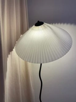 Vakkerlight Squiggle Floor Lamp Floor Lamps