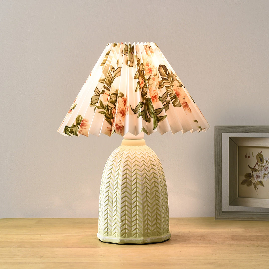 Vakkerlight Vintage Pleated Table Lamp