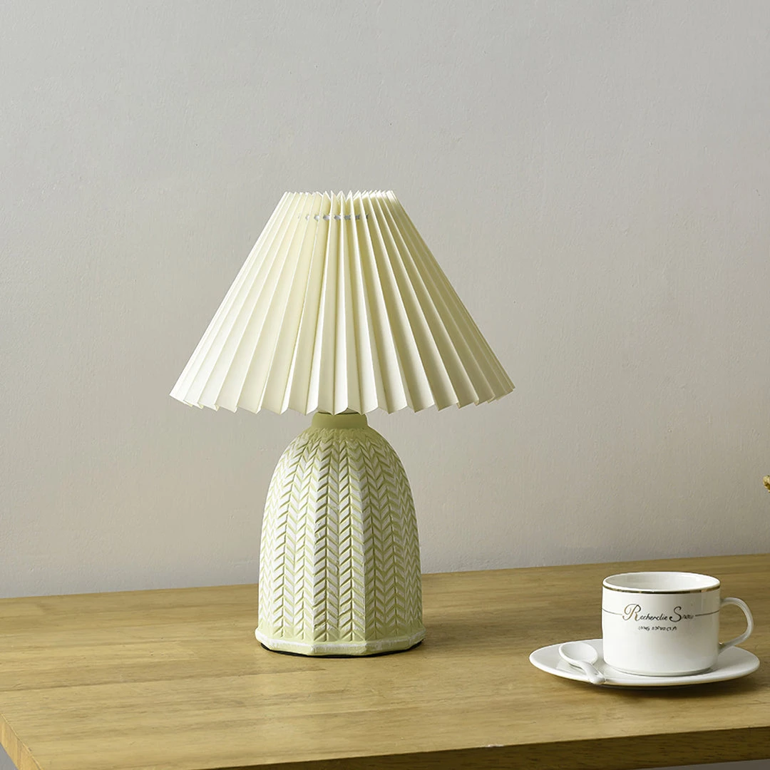 Vakkerlight Vintage Pleated Table Lamp