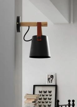 Vakkerlight Wooden LED Wall Light